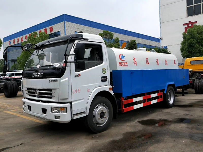 國(guó)五東風(fēng)D7系列6-7方管道疏通車